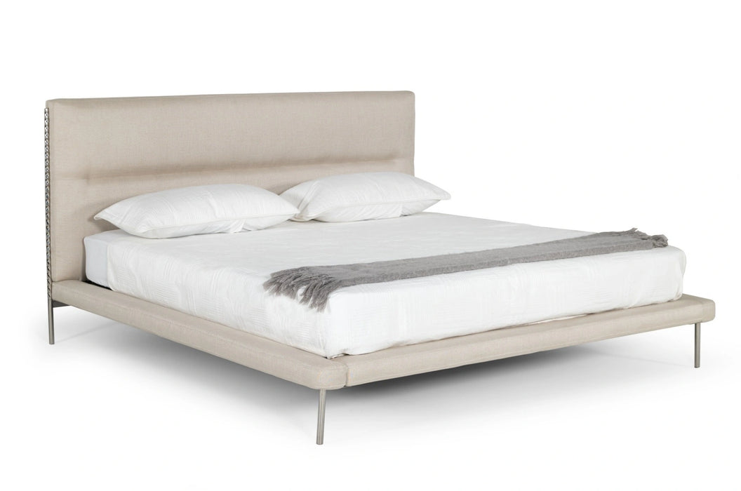 Bergeron + Lorenzo - Contemporary Cream Fabric + Light Oak 4-Piece Bedroom Set