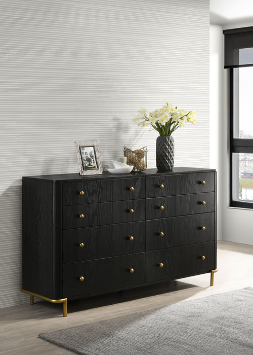 Arini Dresser