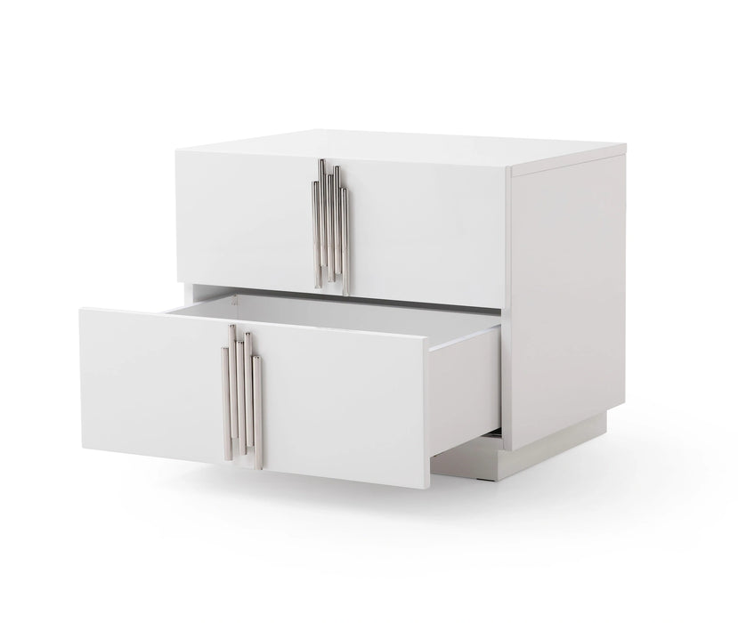 Token - Modern White + Stainless Steel Bed + Nightstands