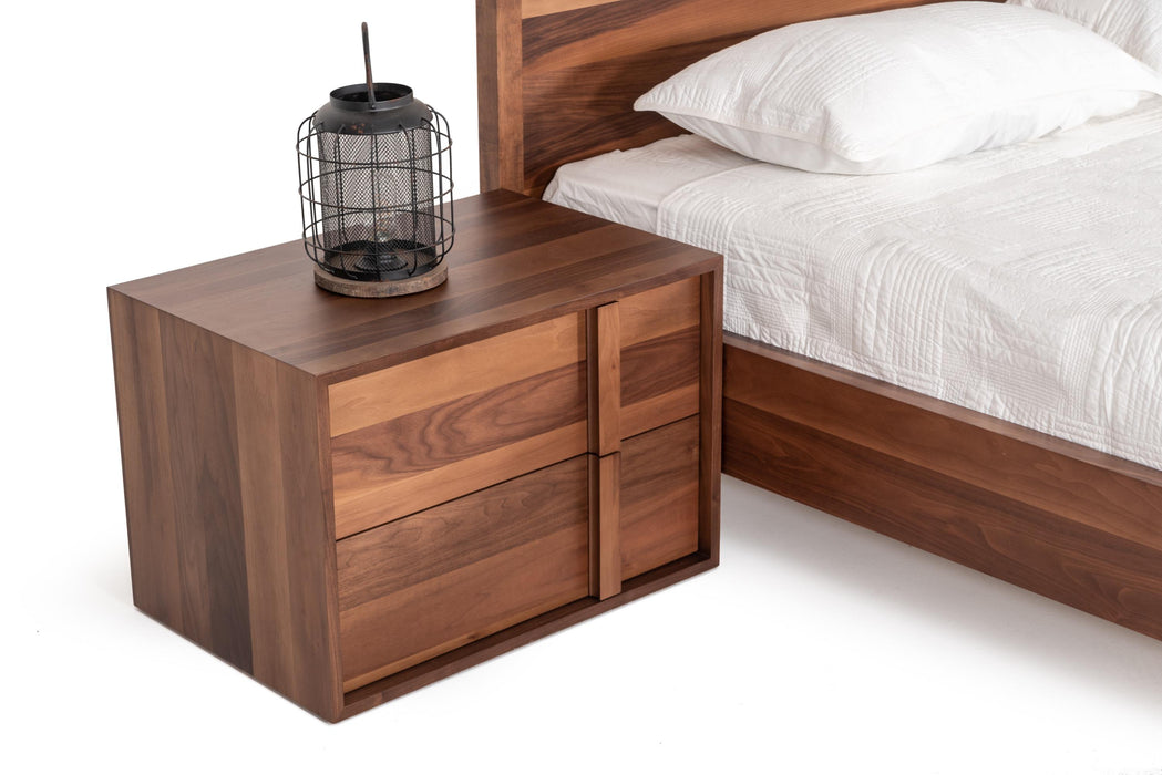 Nova Domus Berlin Modern Nightstand