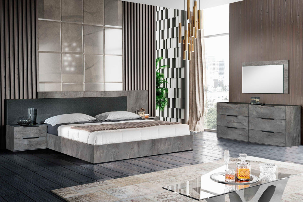 Nova Domus Ferrara Modern Bed image