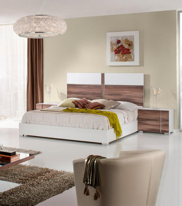 Nova Domus Giovanna Italian Modern White & Cherry Bed image