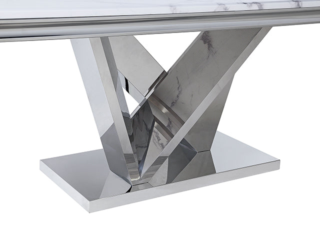 Valdevers Dining Table