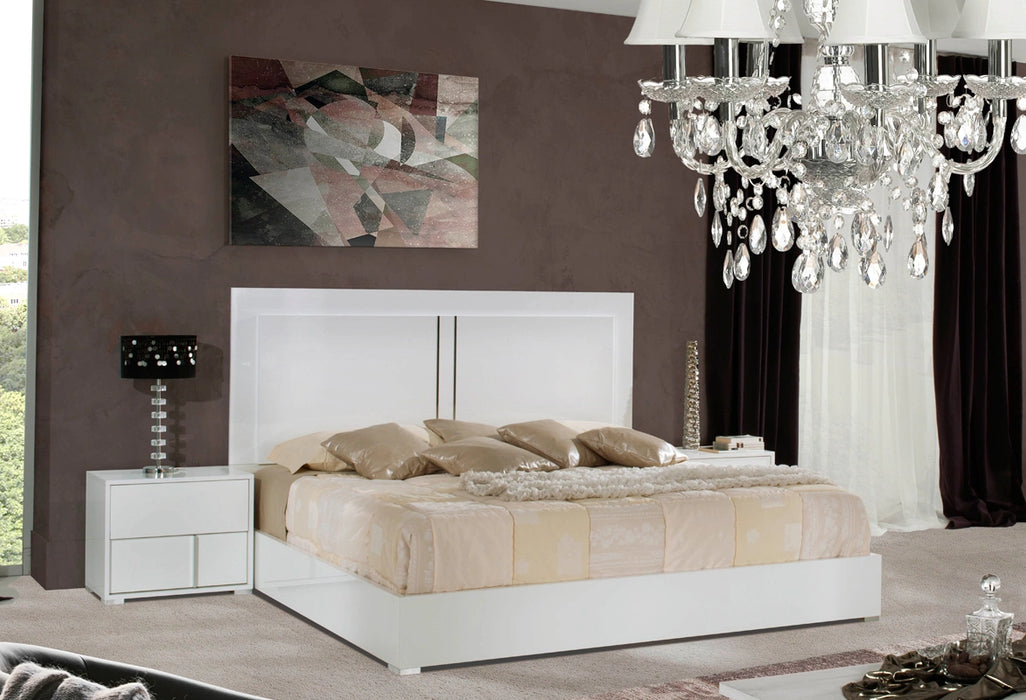 Nicla Italian Modern White Bed